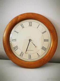 Nástenné hodiny drevené