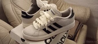 Predám pekné nové botasky Adidas