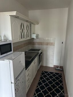 Predám Kuchynskú linku + spotrebiče