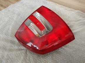 Škoda Octavia 2 combi ľavé zadné svetlo