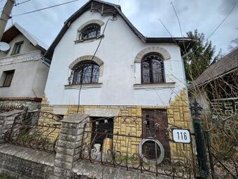 Na predaj starší rodinný dom, pozemok 246 m2, Zliechov.