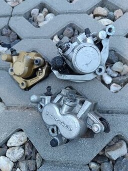 Brzdové strmene Suzuki Yamaha Harley