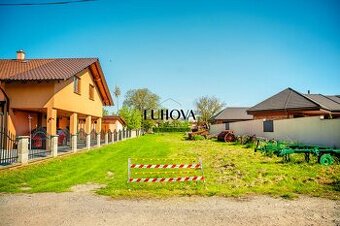 JEDINEČNÁ PONUKA_Krásny, slnečný pozemok v TOP LOKALITE