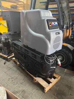 Predám skrutkový kompresor 5,5 kw/270