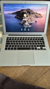 Predám Apple 13 air 2015 model i5 8gb Ram