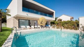 FOR SALE NA PREDAJ exkluzívna vila pri mori, priamo na plá
