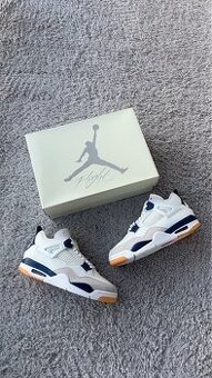 Air Jordan 4 Retro SB Navy