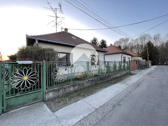 Reality KOMPLEX s.r.o. Vám ponúka rodinný dom s veľkým pozem