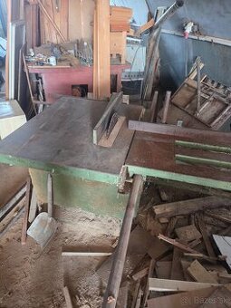 Liatinová stolová kotučová píla s nastavením mieri