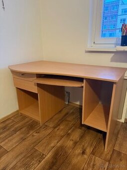 Počítačový stôl