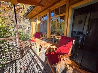 REZERVOVANÉ - Predaj romantickej drevenej chaty.