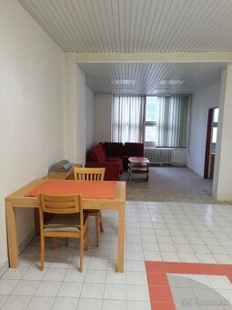 AKTUÁLNE – Na prenájom / odkúpenie: 4-izbový apartmán