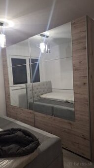 NOVÁ vstavaná skriňa Talin dub zrkadlo