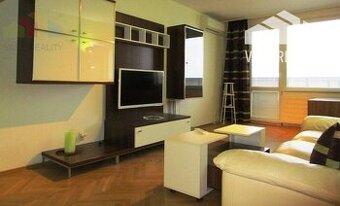 Prenájom veľký 2 izbový byt 67m2 s dvomi balkónmi Nitra