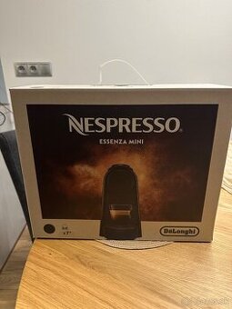 NOVÝ Kávovar Nespresso ESSENZA mini