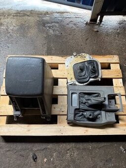 Predám diely interiéru Nissan Patrol y61 krátky model