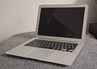 Apple MacBook Air 13" (2017) – 8 GB RAM, macOS Monterey