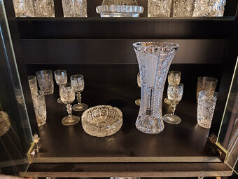 Modranska keramika, kristalova suprava, sklo