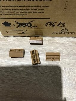 Uchyty na terasove dosky