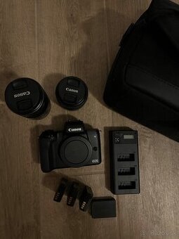 Canon EOS M50 Mark II Essential Travel Kit + 55-200mm