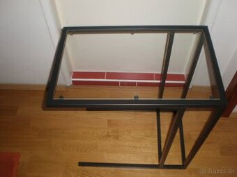 Počítačový stolík