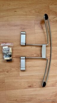 vešiak na hlavovú opierku do auta