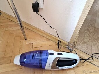 Akumulátorový vysávač ETA