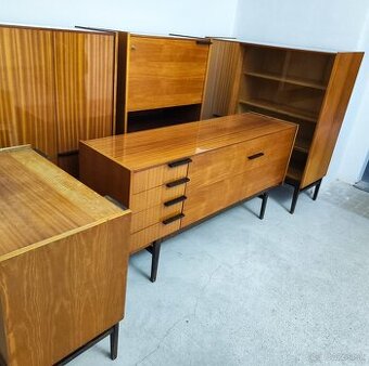 Retro set s komodou a samostatnou skriňou - Mezulánik