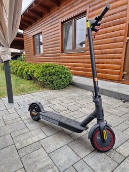 Elektrická kolobežka Xiaomi Mi Scooter Pro 2