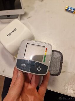Tlakomer na zapastie Beurer BC 32