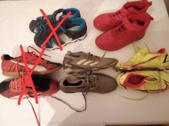 Kopačky Adidas a Nike