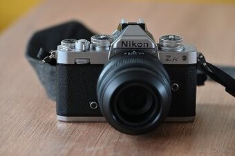 predám Nikon Z-fc + nikon 24mm 1,7