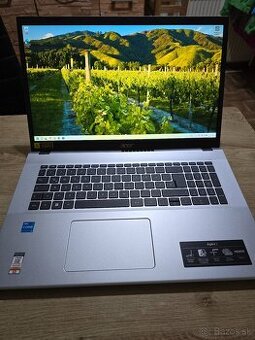 Obrovsky Acer aspire 3 17 palcovy model 2024 v top stave so