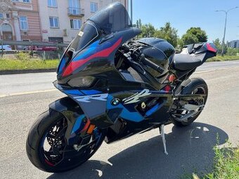 BMW M1000RR rv 2024 naj. 1708km Bourana DPH Zaruka