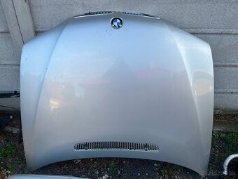 Predná kapota BMW e46