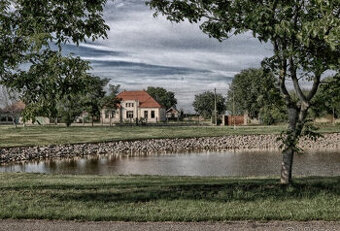 Na predaj rekonštruovaná HISTORICKÁ VILA na pozemku 6654 m2