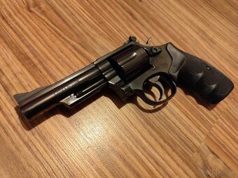 Smith & Wesson 357. Magnum