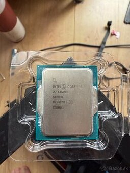 Predám i5 13600k komplet balenie ešte záruka v inteli 2 roky