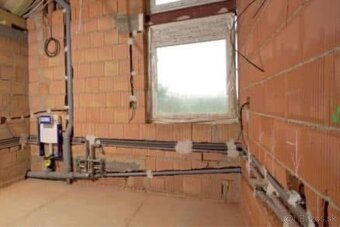 Vodarske a kurenarske sluzby,kotle,potrubie,havarijny stav