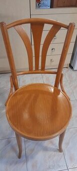Drevená stolička