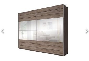 Satnikova skrina 200x214x68 cm so zrkadlom po celej sirke.