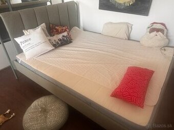 IKEA Tallåsen posteľ + matrac (čistý, s chráničom) – T