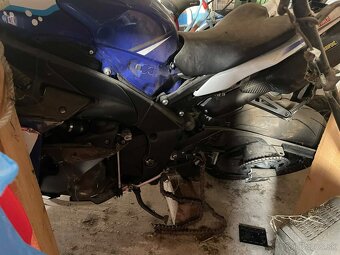 Yamaha r1 big bang rn22 rozpredam lacno