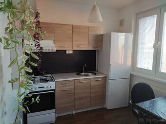 Na prenájom 1-izobvý byt na Titogradskej