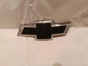 predny znak chevrolet 24x8,3cm 40€