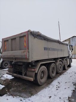 Renault C520 sklápač 8×4 10x4 – rok 2015
