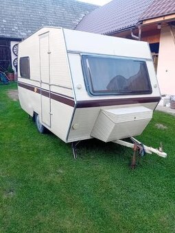 Karavan/obytný príves
