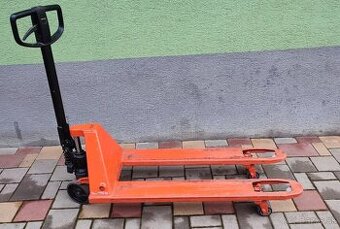 Paletovy vozík BT 2300