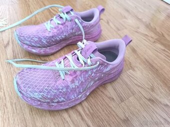 Dámske bežecké topánky Asics NOOSA TRI 16 W