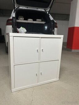 Ikea Kallax s dvierkami